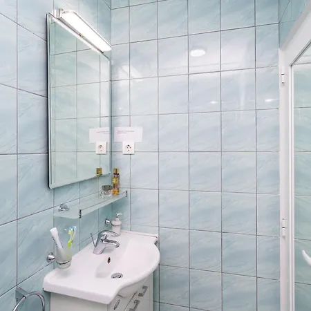 Guest house Jele 1 *